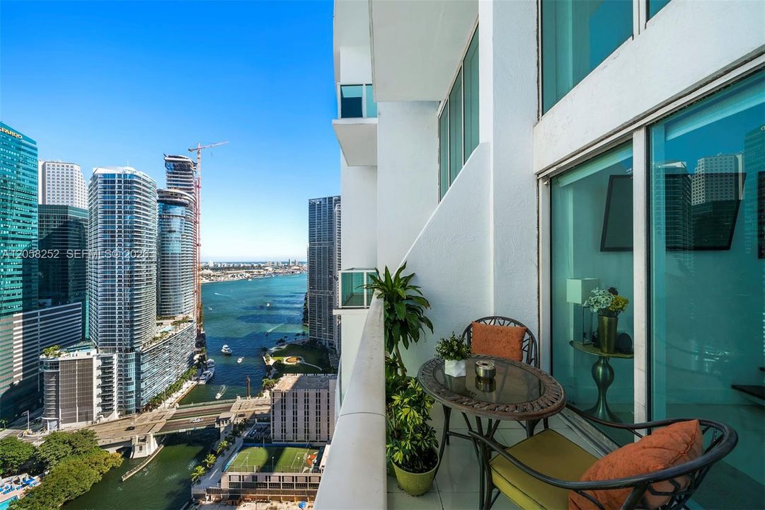 For Rent: $4,000 (2 beds, 2 baths, 1267 Square Feet)