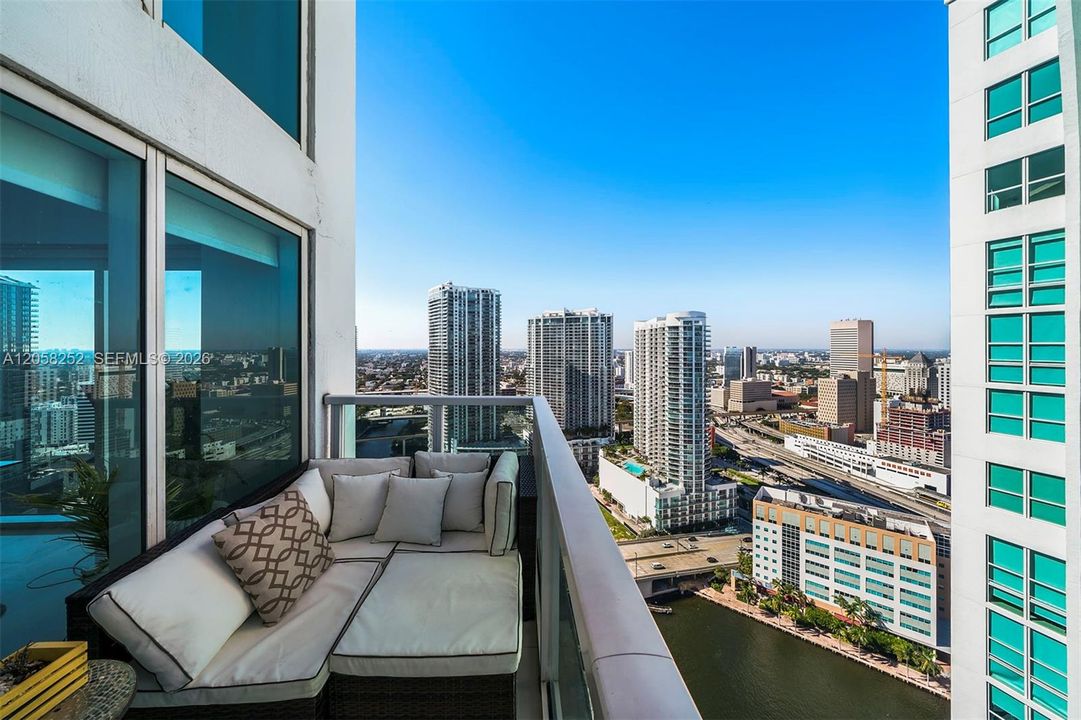 For Rent: $4,000 (2 beds, 2 baths, 1267 Square Feet)