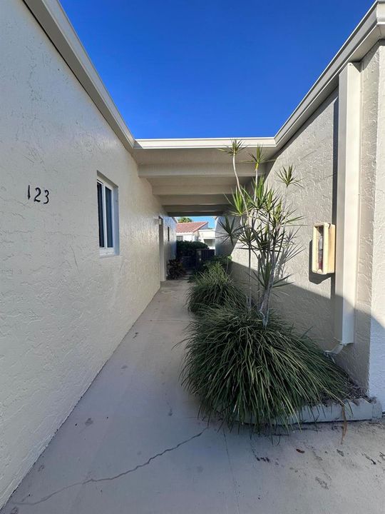 Front Walkway Private Entrance