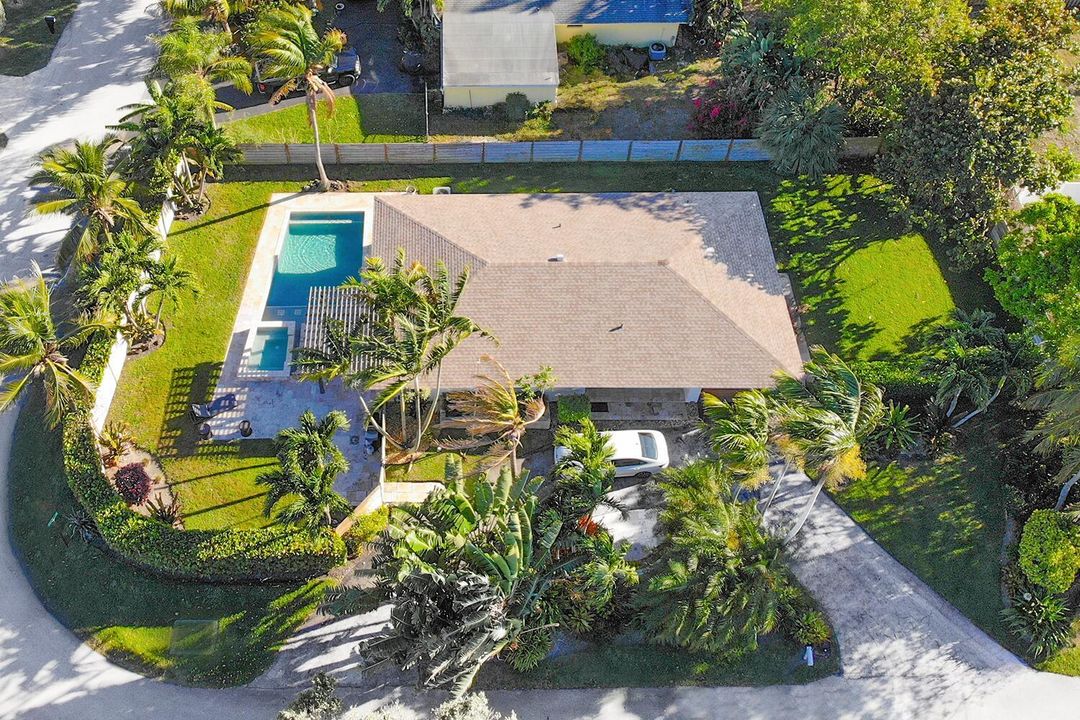 Home with Pool For Rent