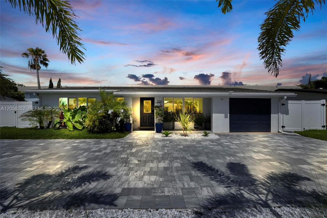 For Sale: $610,000 (4 beds, 2 baths, 1352 Square Feet)