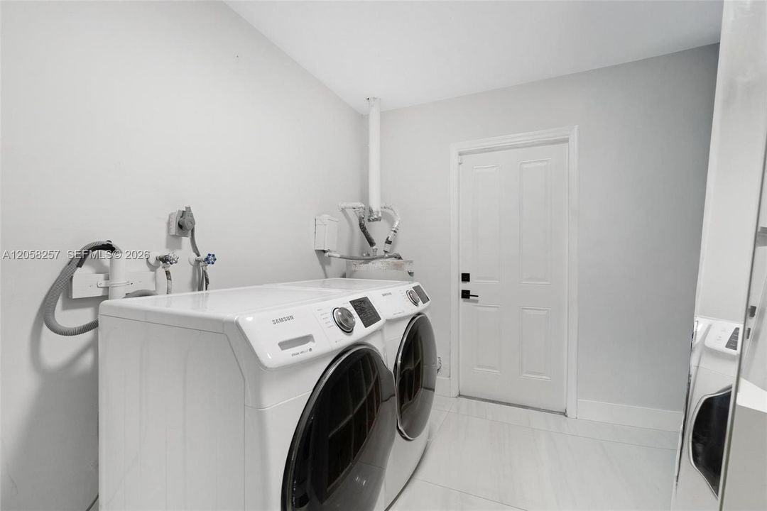 For Sale: $610,000 (4 beds, 2 baths, 1352 Square Feet)