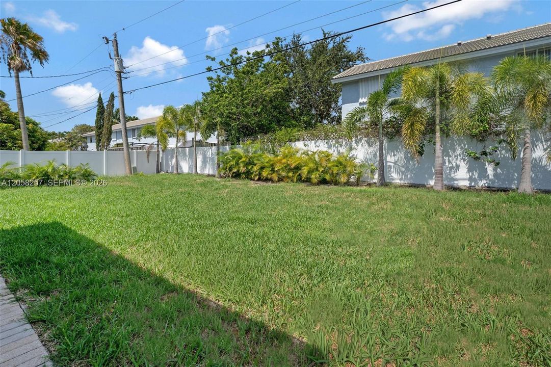 For Sale: $610,000 (4 beds, 2 baths, 1352 Square Feet)