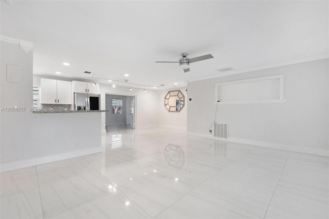 For Sale: $610,000 (4 beds, 2 baths, 1352 Square Feet)