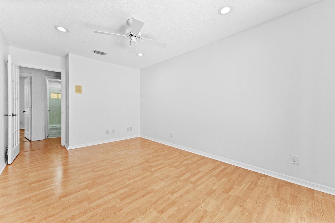 24 Bedroom 02