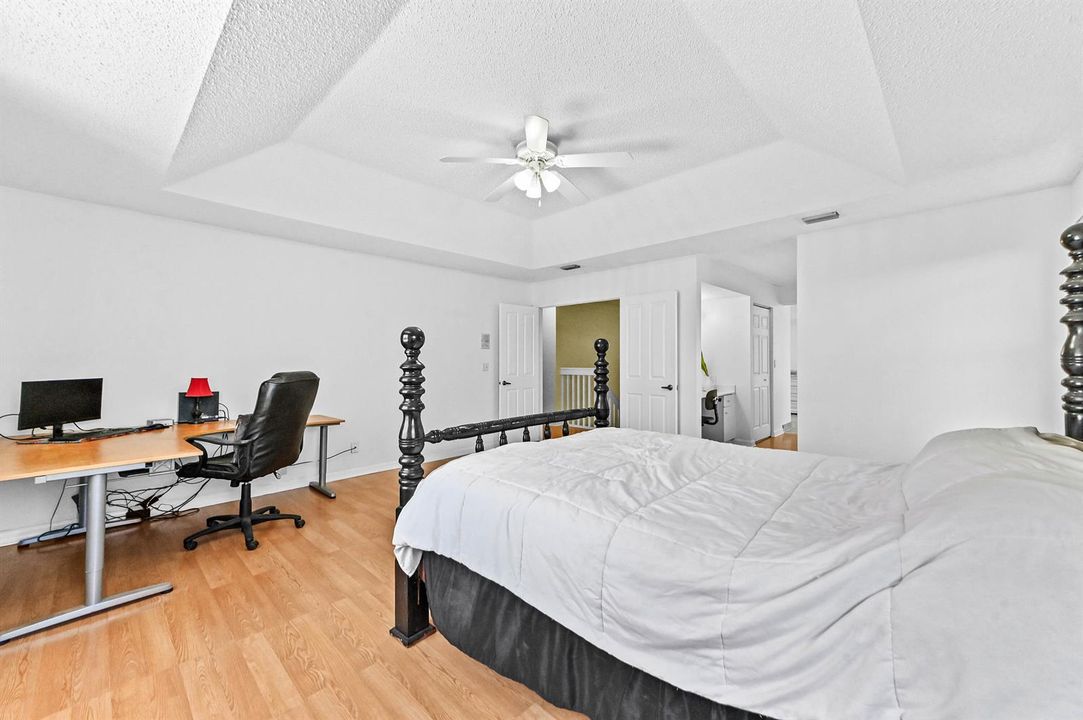 31 Bedroom 08