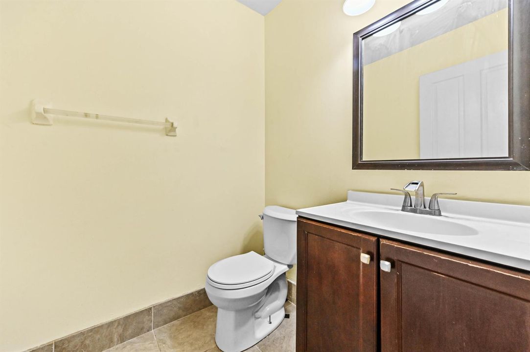 12 Bathroom 01
