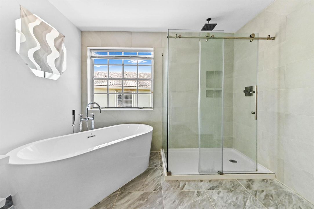 36 Bathroom 05