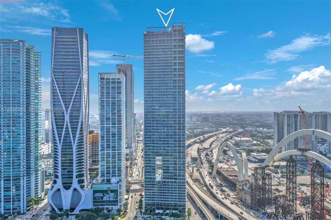 В аренду: $8,000 (2 спален, 2 ванн, 1647 Квадратных фут)