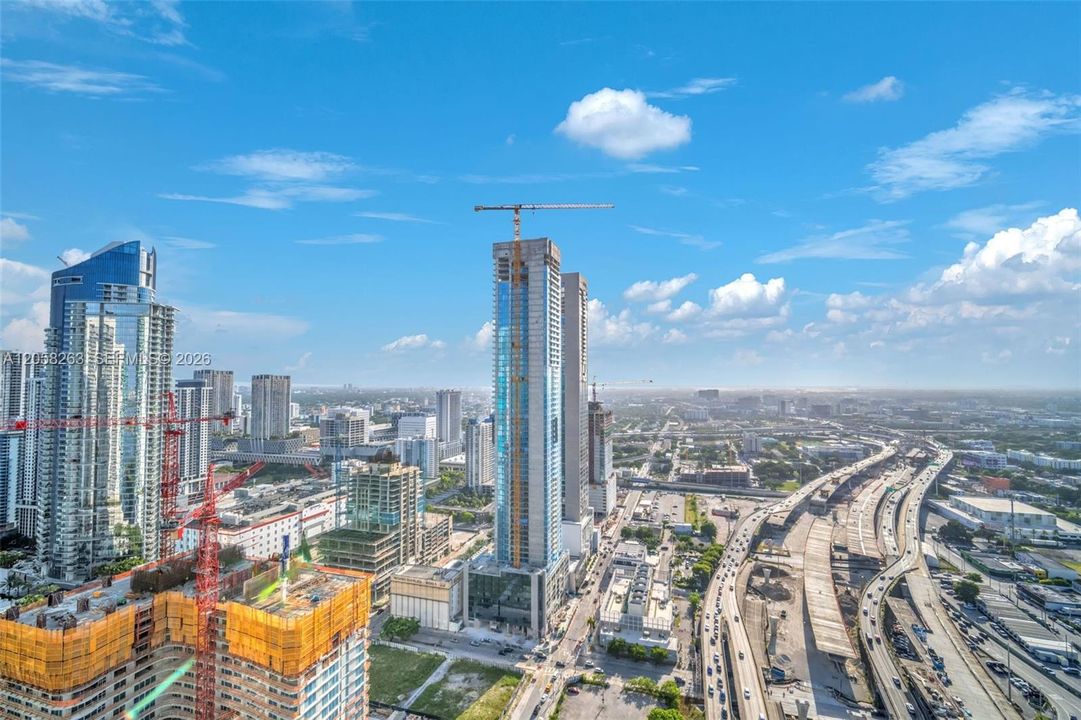В аренду: $8,000 (2 спален, 2 ванн, 1647 Квадратных фут)
