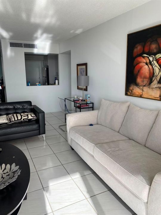 В аренду: $4,800 (2 спален, 2 ванн, 1335 Квадратных фут)