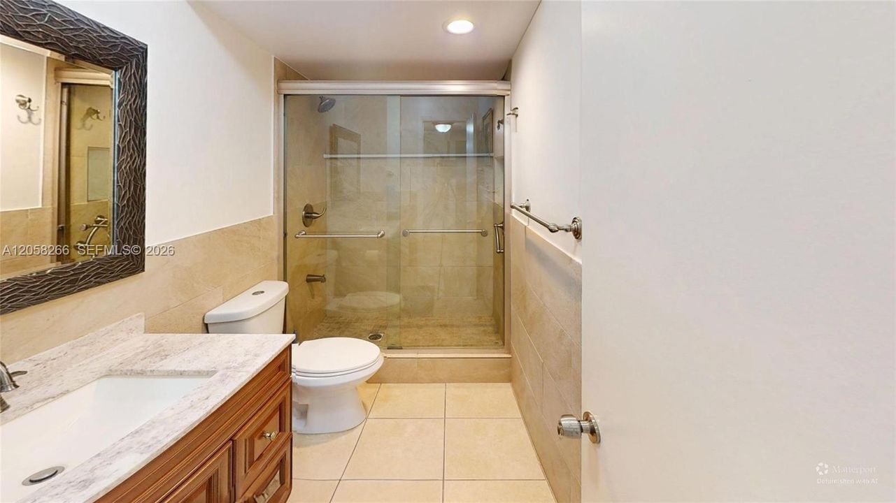 На продажу: $129,900 (2 спален, 2 ванн, 1041 Квадратных фут)