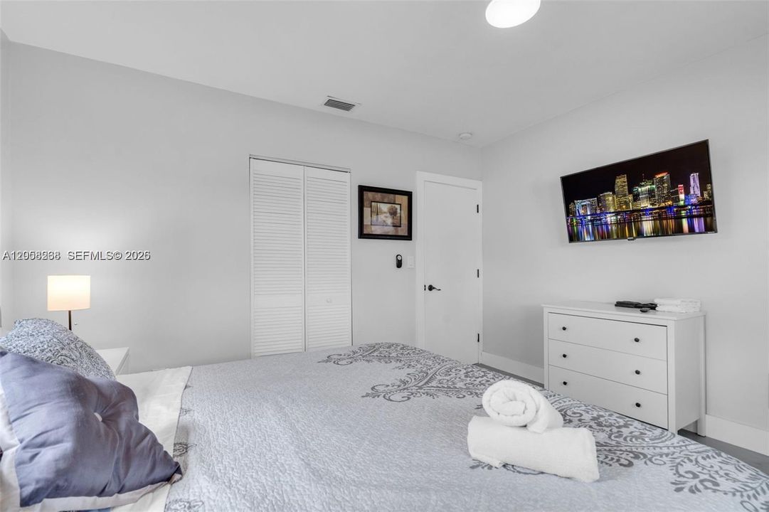 В аренду: $3,700 (3 спален, 2 ванн, 1518 Квадратных фут)