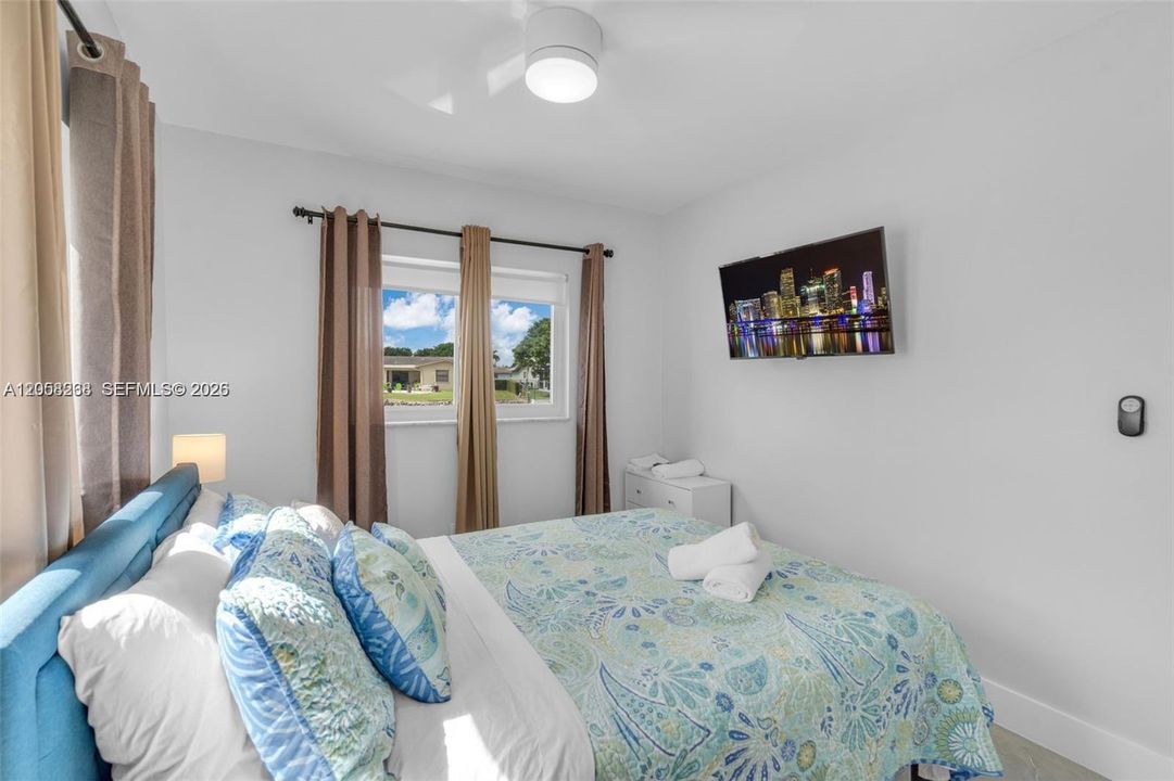 В аренду: $3,700 (3 спален, 2 ванн, 1518 Квадратных фут)