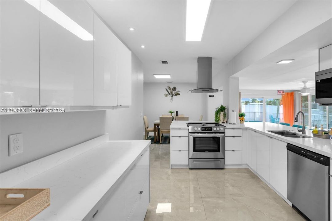В аренду: $3,700 (3 спален, 2 ванн, 1518 Квадратных фут)