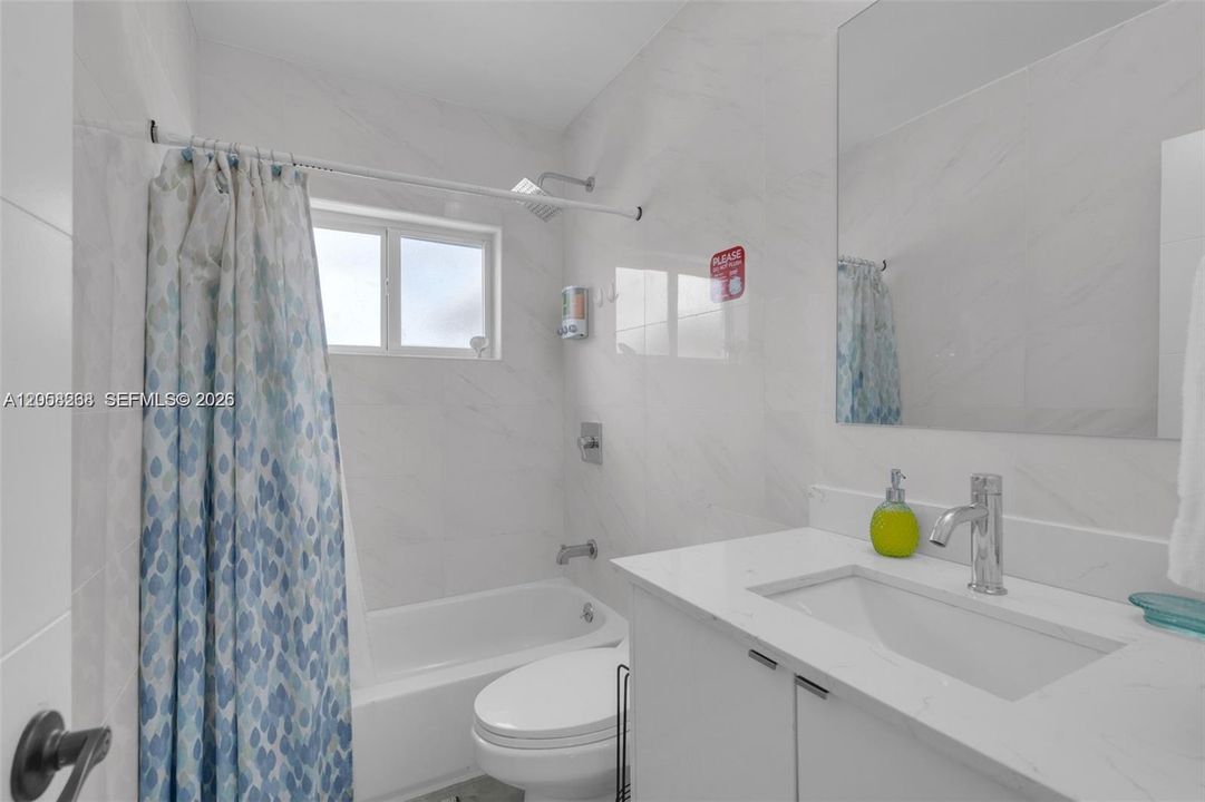 В аренду: $3,700 (3 спален, 2 ванн, 1518 Квадратных фут)