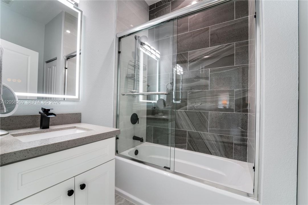 На продажу: $999,000 (3 спален, 2 ванн, 1342 Квадратных фут)