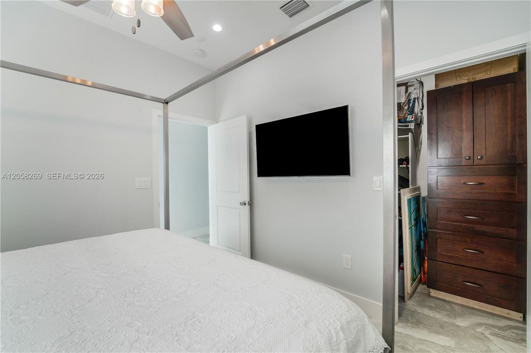 На продажу: $999,000 (3 спален, 2 ванн, 1342 Квадратных фут)