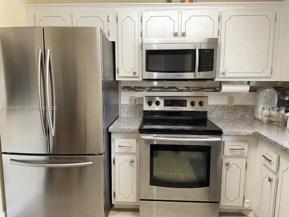 На продажу: $117,000 (1 спален, 1 ванн, 862 Квадратных фут)