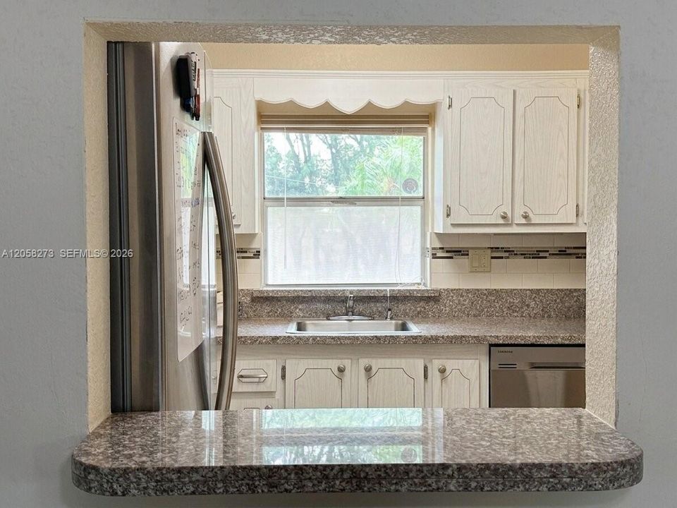 На продажу: $117,000 (1 спален, 1 ванн, 862 Квадратных фут)