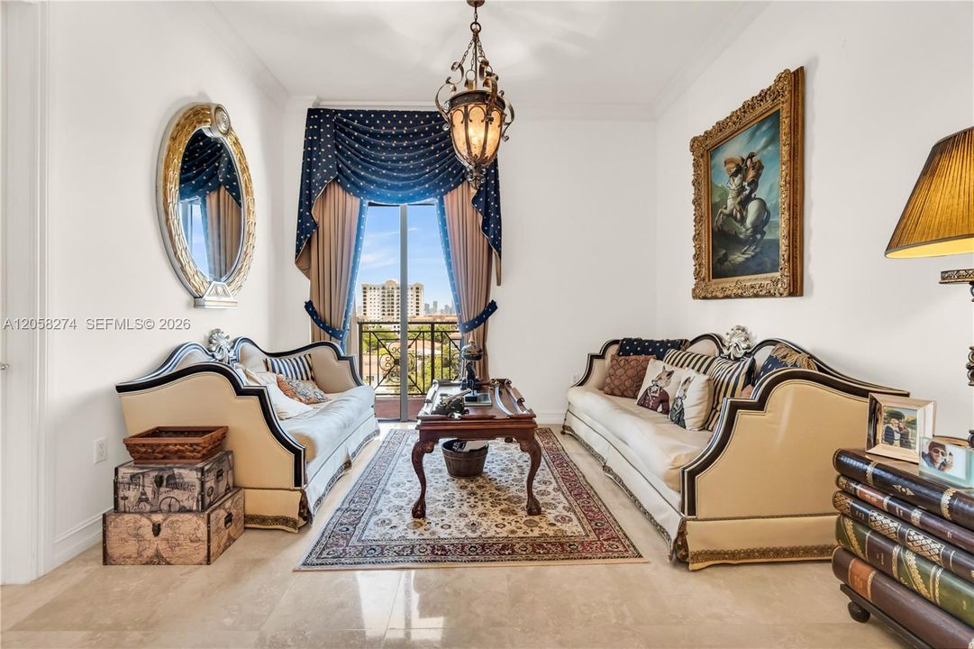 Active With Contract: $599,900 (2 beds, 2 baths, 1014 Square Feet)