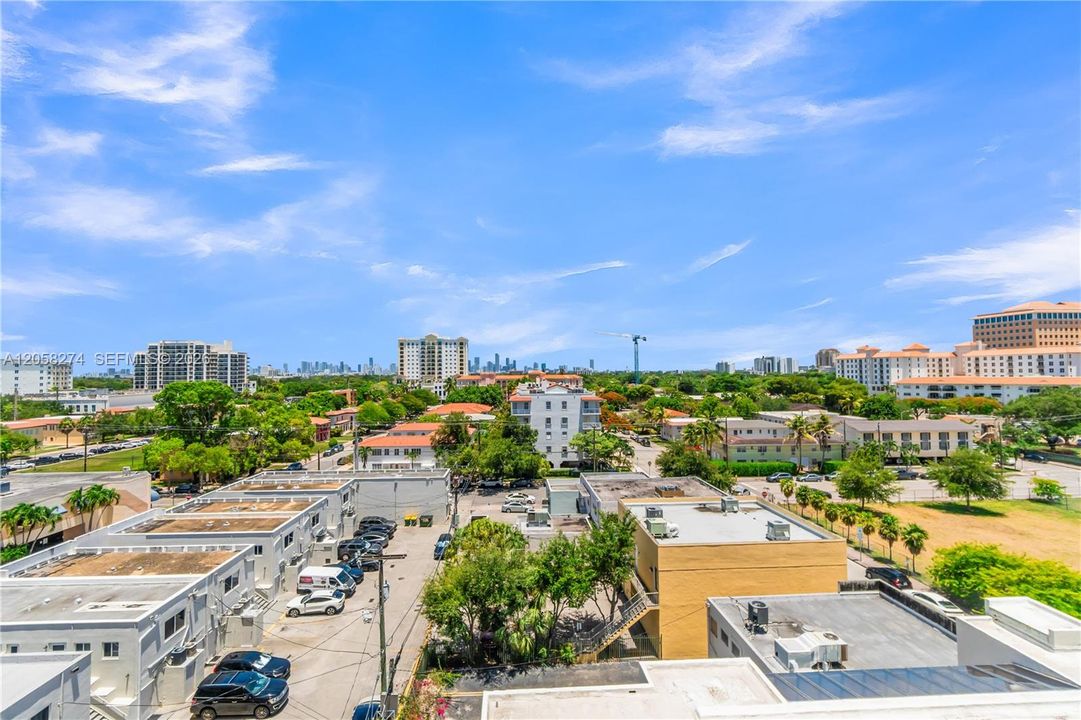 Active With Contract: $599,900 (2 beds, 2 baths, 1014 Square Feet)