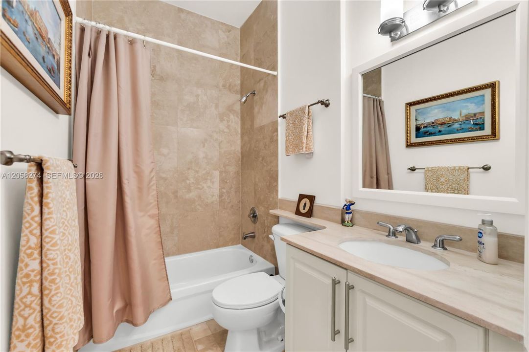 Active With Contract: $599,900 (2 beds, 2 baths, 1014 Square Feet)