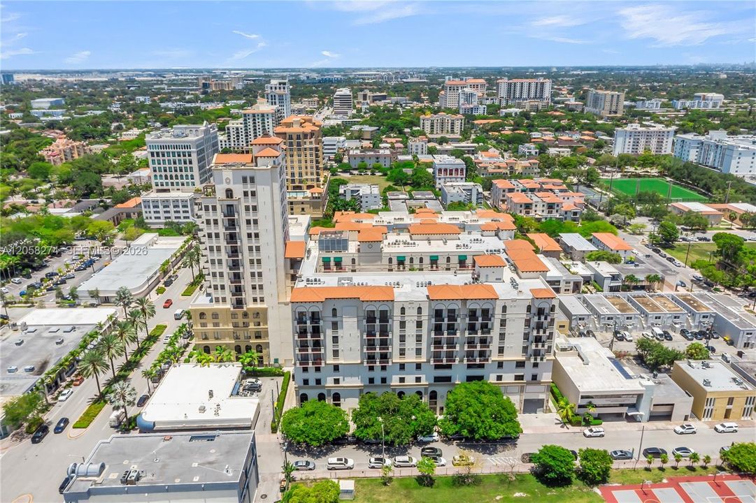 Active With Contract: $599,900 (2 beds, 2 baths, 1014 Square Feet)