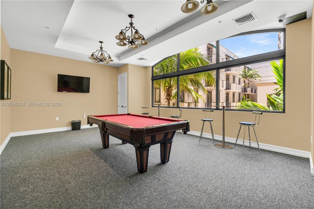 Active With Contract: $599,900 (2 beds, 2 baths, 1014 Square Feet)