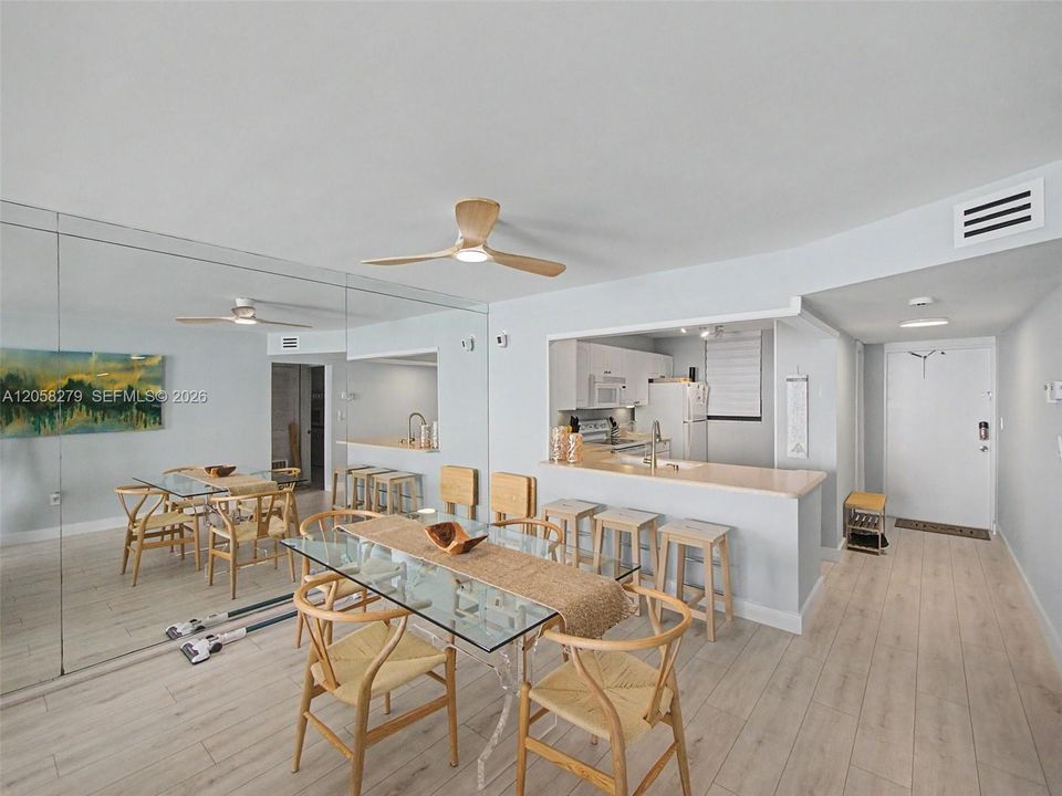 Active With Contract: $390,000 (2 beds, 2 baths, 1023 Square Feet)