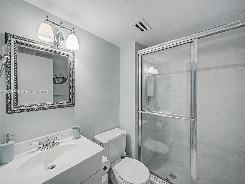 Active With Contract: $390,000 (2 beds, 2 baths, 1023 Square Feet)