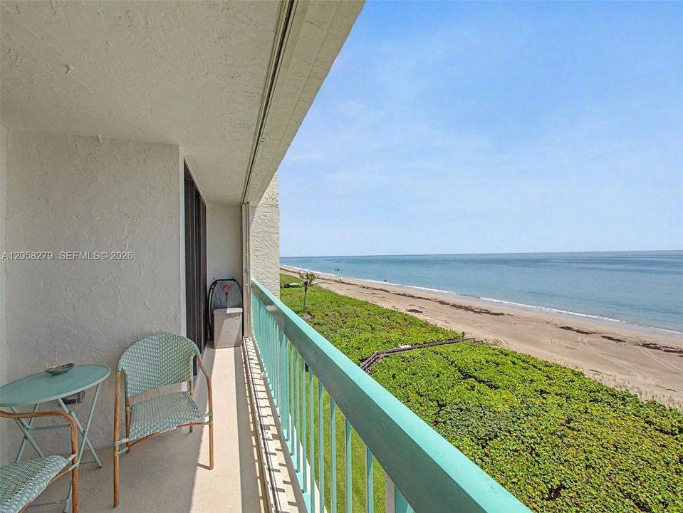 Active With Contract: $390,000 (2 beds, 2 baths, 1023 Square Feet)
