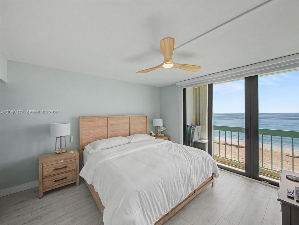 Active With Contract: $390,000 (2 beds, 2 baths, 1023 Square Feet)