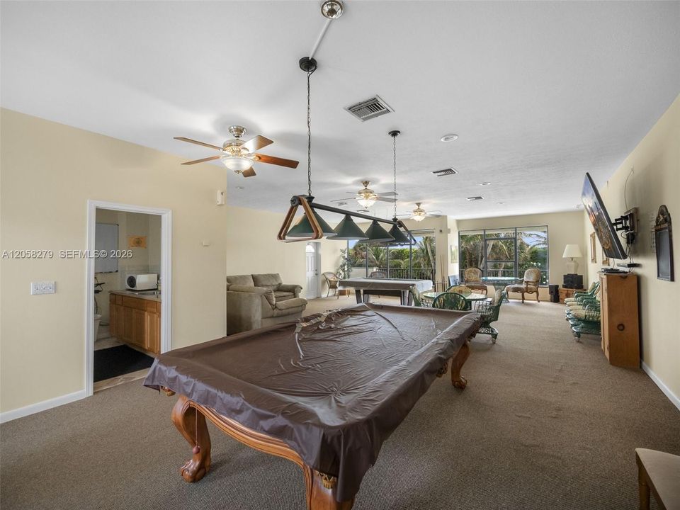 Active With Contract: $390,000 (2 beds, 2 baths, 1023 Square Feet)