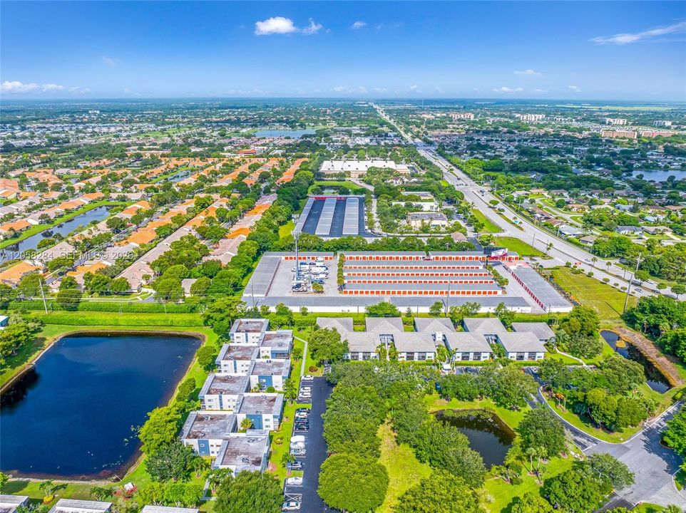 На продажу: $149,950 (2 спален, 2 ванн, 1170 Квадратных фут)