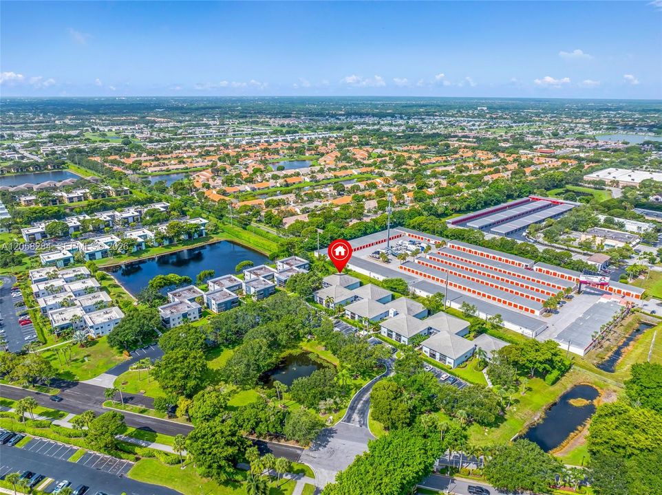 На продажу: $149,950 (2 спален, 2 ванн, 1170 Квадратных фут)