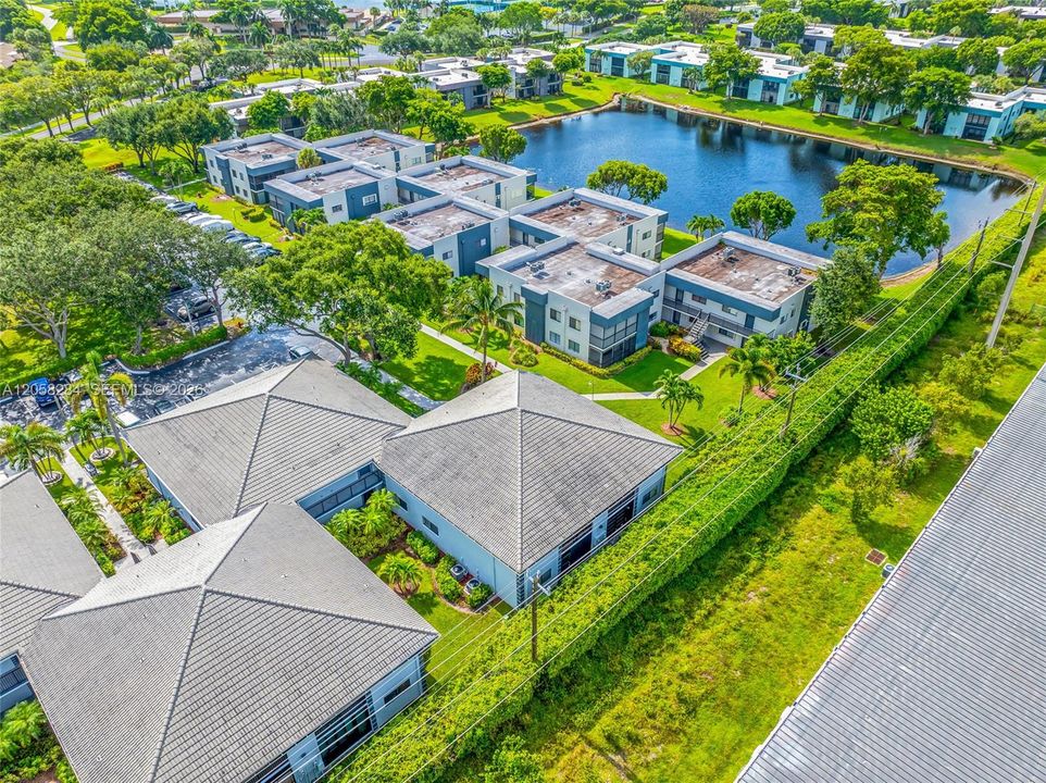 На продажу: $149,950 (2 спален, 2 ванн, 1170 Квадратных фут)