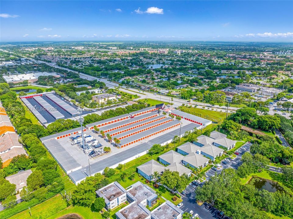 На продажу: $149,950 (2 спален, 2 ванн, 1170 Квадратных фут)