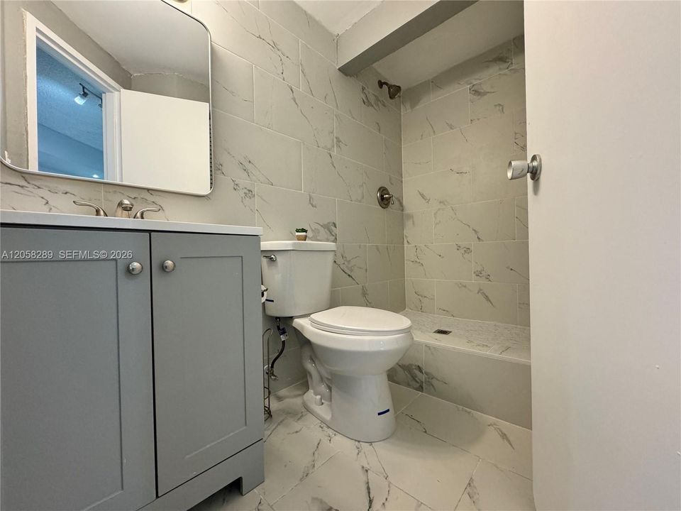 В аренду: $2,950 (2 спален, 2 ванн, 990 Квадратных фут)