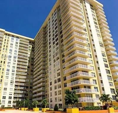 For Sale: $385,000 (2 beds, 2 baths, 1488 Square Feet)