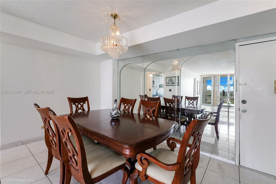 For Sale: $385,000 (2 beds, 2 baths, 1488 Square Feet)
