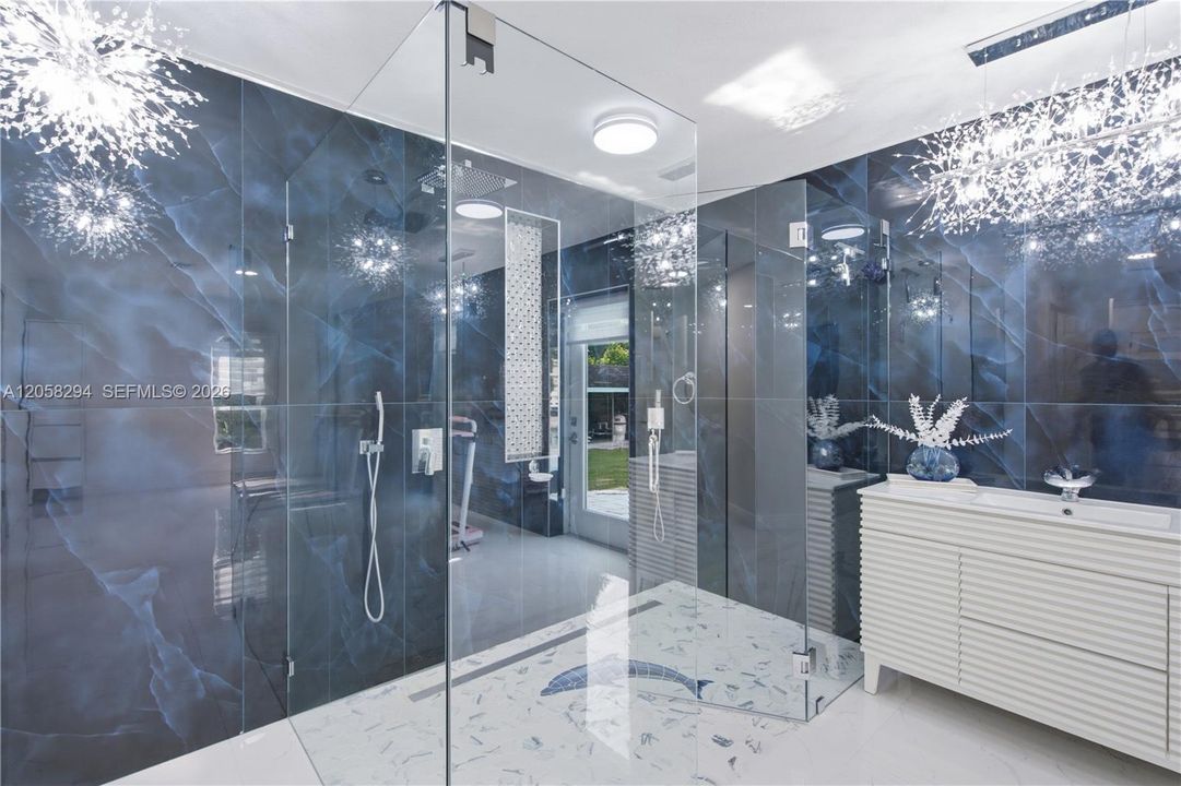 На продажу: $1,225,000 (5 спален, 4 ванн, 4401 Квадратных фут)
