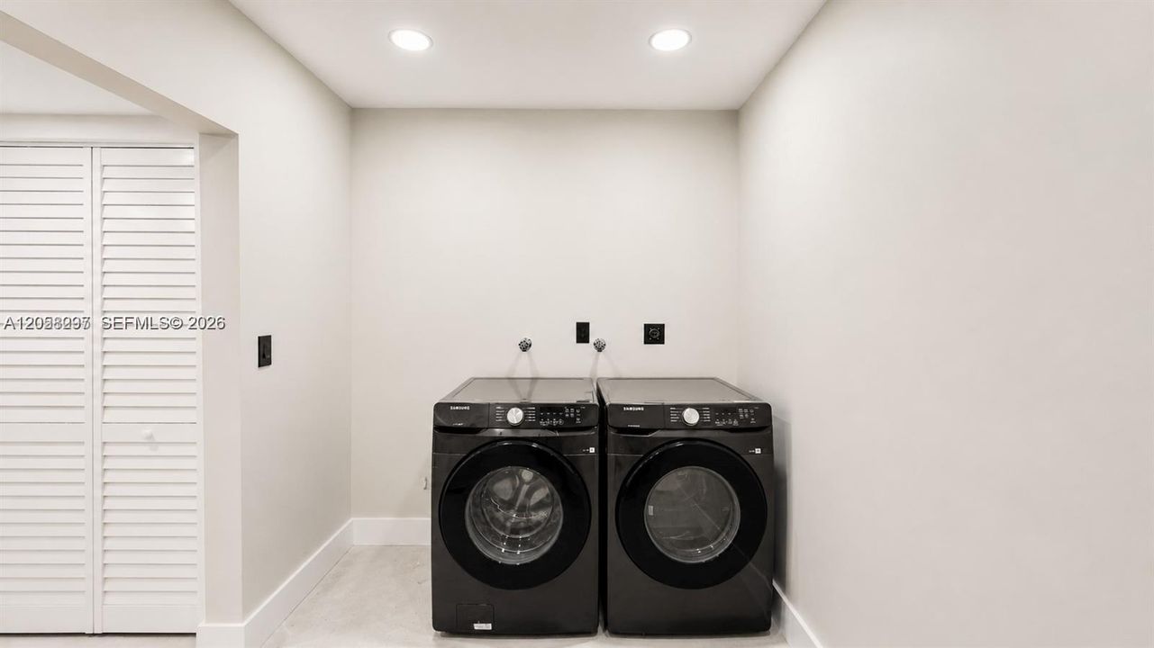 En Venta: $1,890,000 (5 camas, 3 baños, 2836 Pies cuadrados)