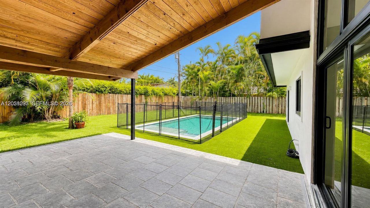 En Venta: $1,890,000 (5 camas, 3 baños, 2836 Pies cuadrados)