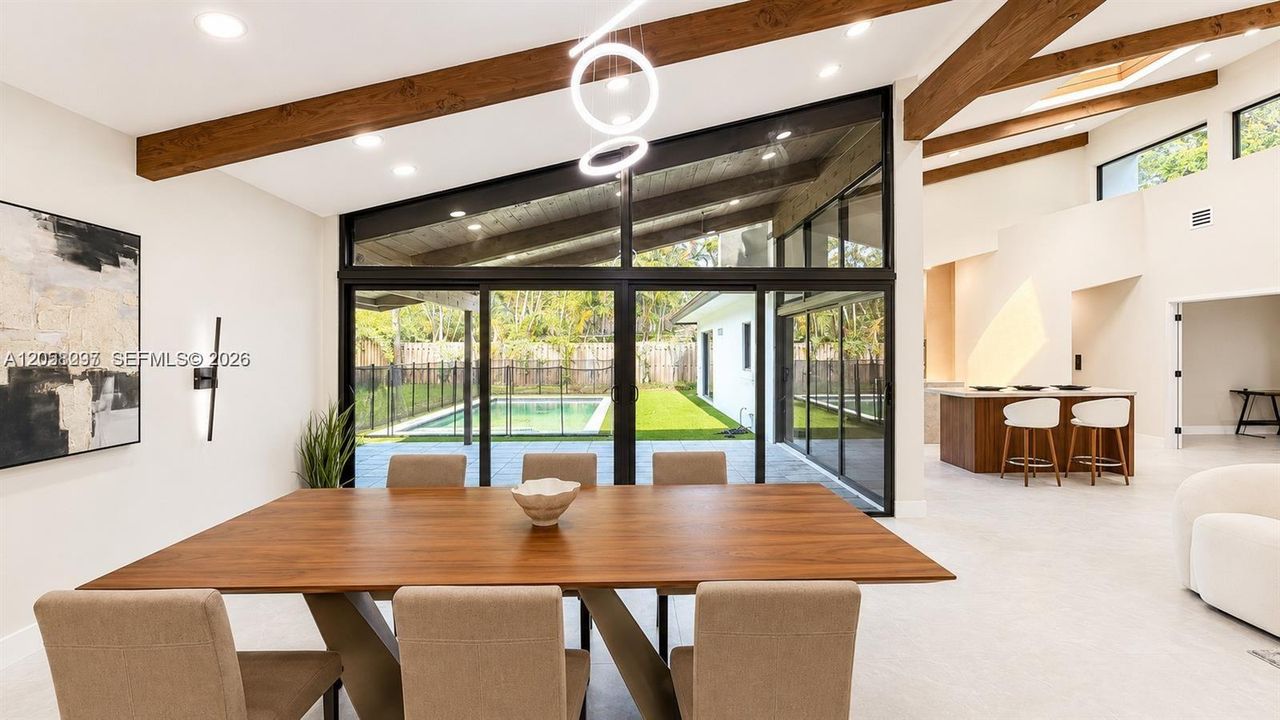 En Venta: $1,890,000 (5 camas, 3 baños, 2836 Pies cuadrados)