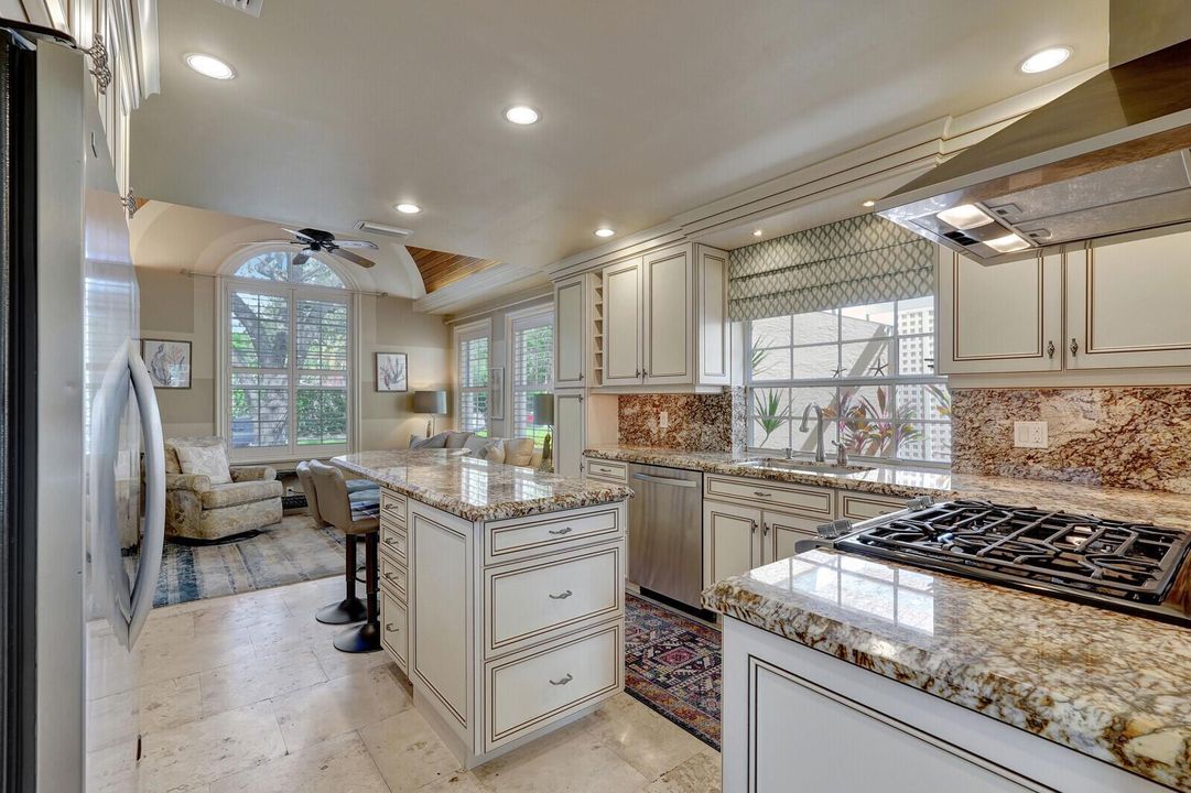 GOURMET KITCHEN