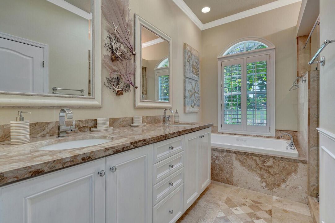 LUXURY BATH