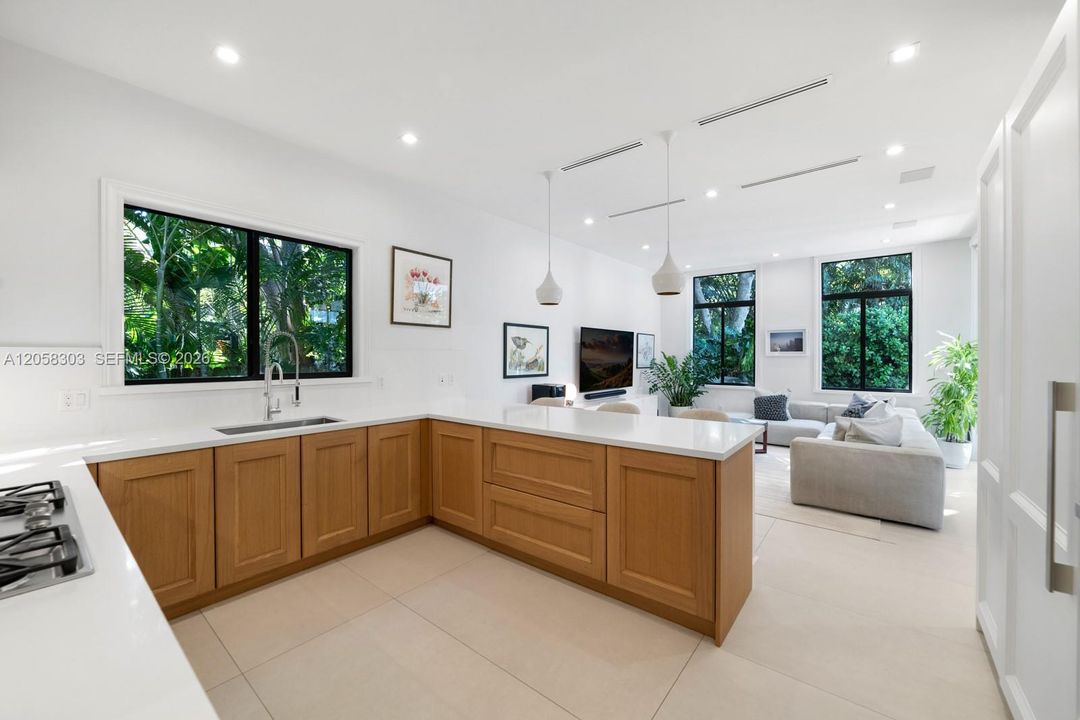 На продажу: $4,995,000 (4 спален, 4 ванн, 3442 Квадратных фут)