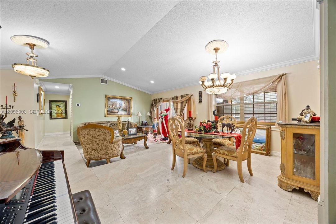 Living/Dining area.