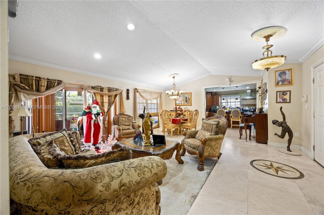 Living/Dining area.